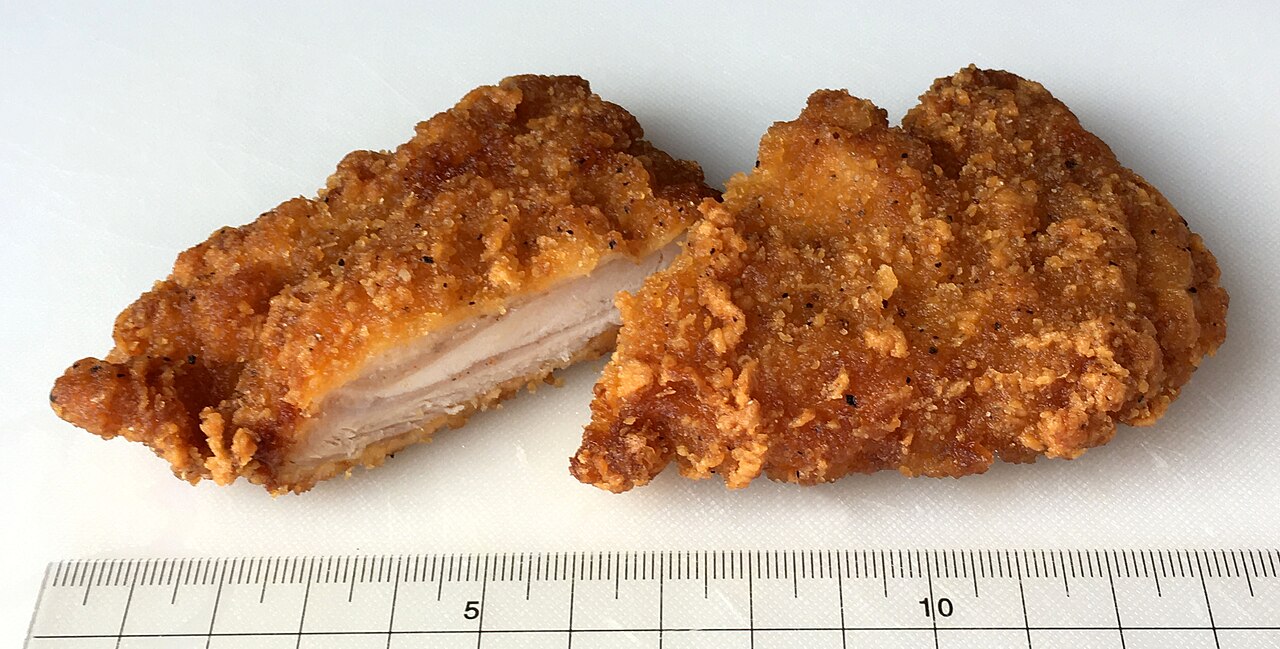 ファミリーマートのファミチキの提供例
