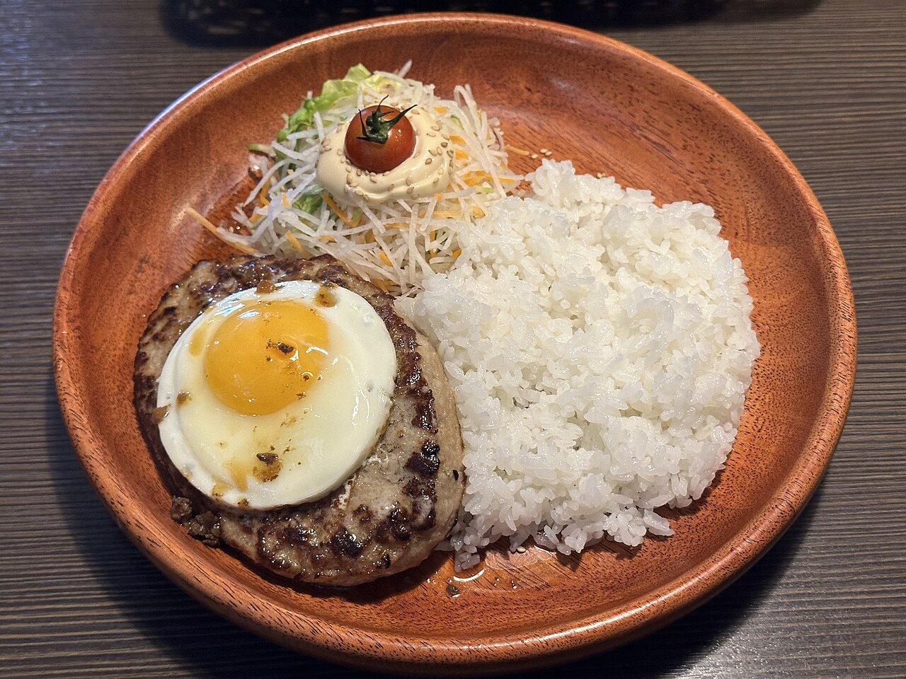 びっくりドンキーのエッグバーグディッシュMサイズ